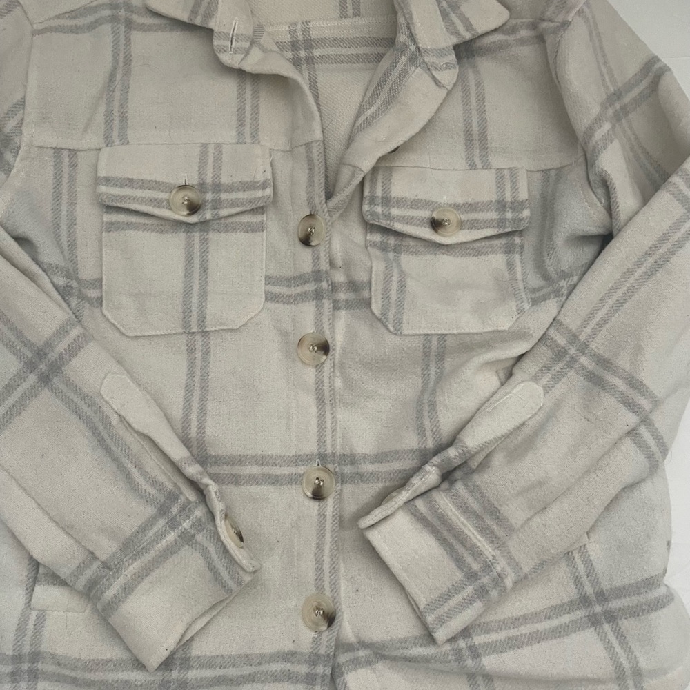 Small Kendall & Kylie White and Grey Plaid Button-Up Shacket